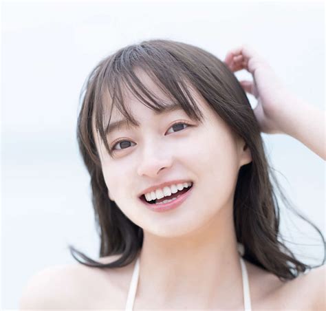 影山優佳 水着画像|日向坂46影山優佳の初水着ショット公開「ときめきを感じながら。